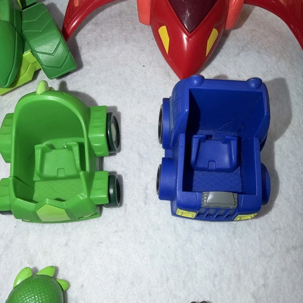 PJ Mask Disney Lot Of 8 Vehicles And 8 Figures Previously Owned